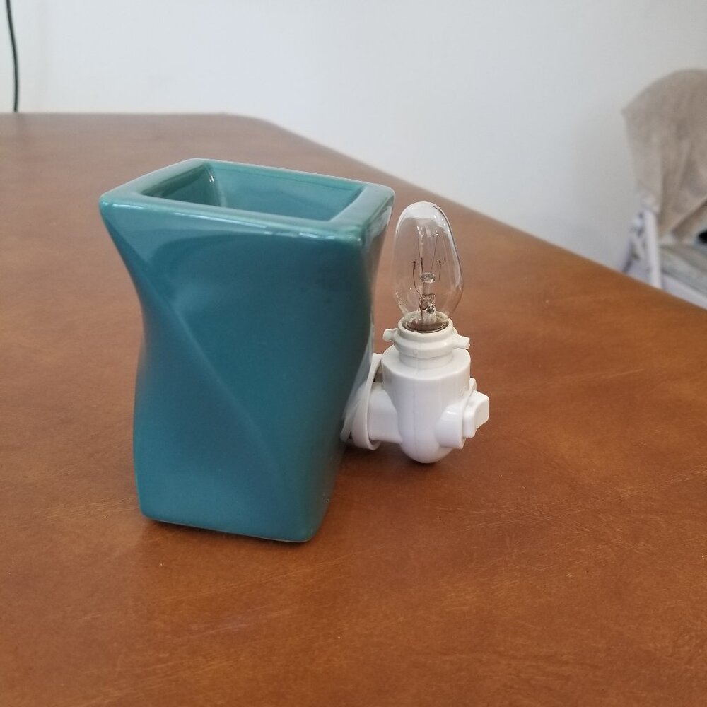 Intertek Teal Turquoise Mini Wax Warmer Plug-In
